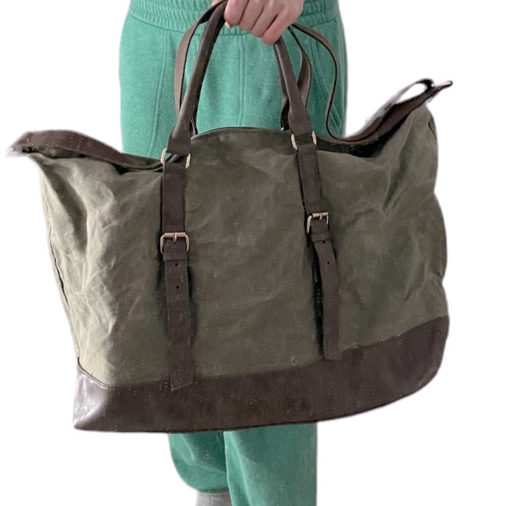 Men’s distressed duffle bag, olive green and brown